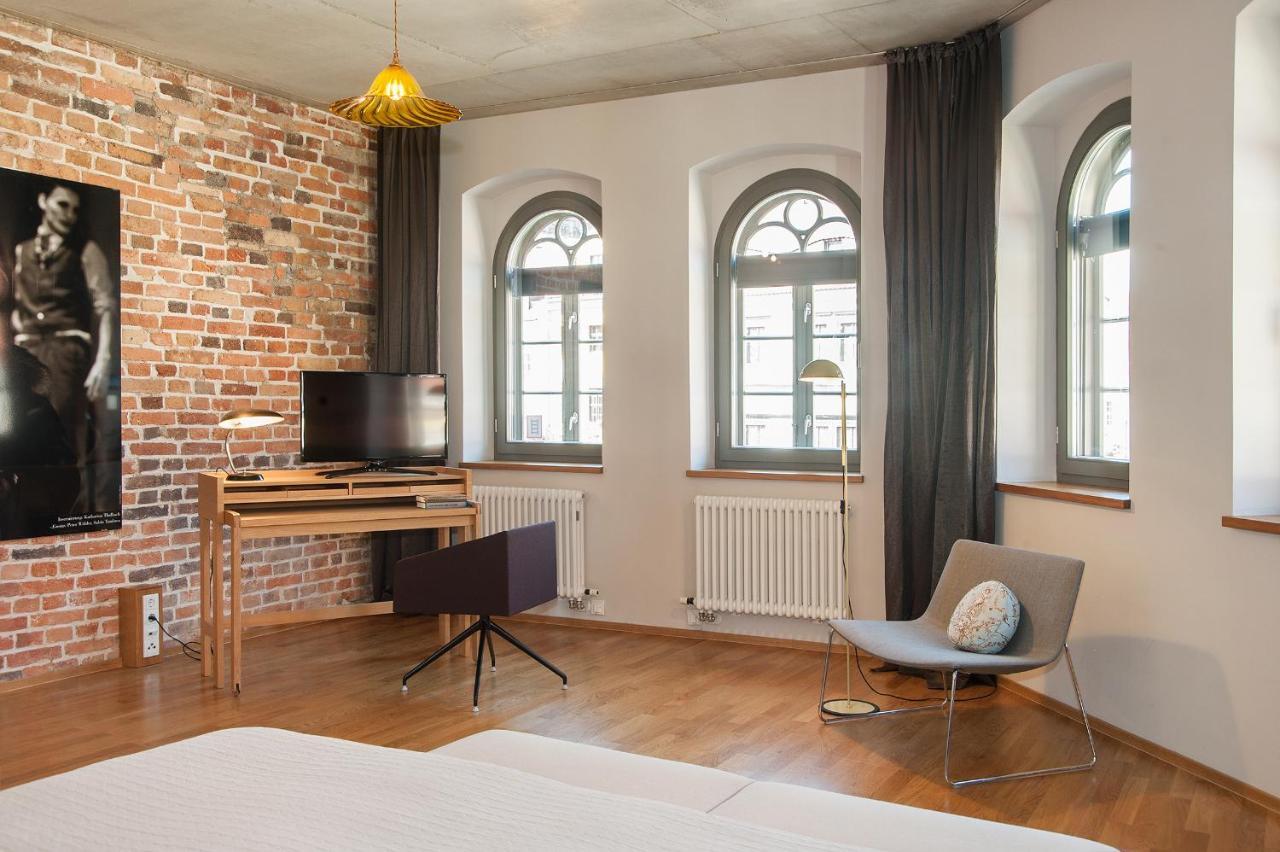 Emmerich Hotel Goerlitz ภายนอก รูปภาพ A room at the Hotel St. Peter