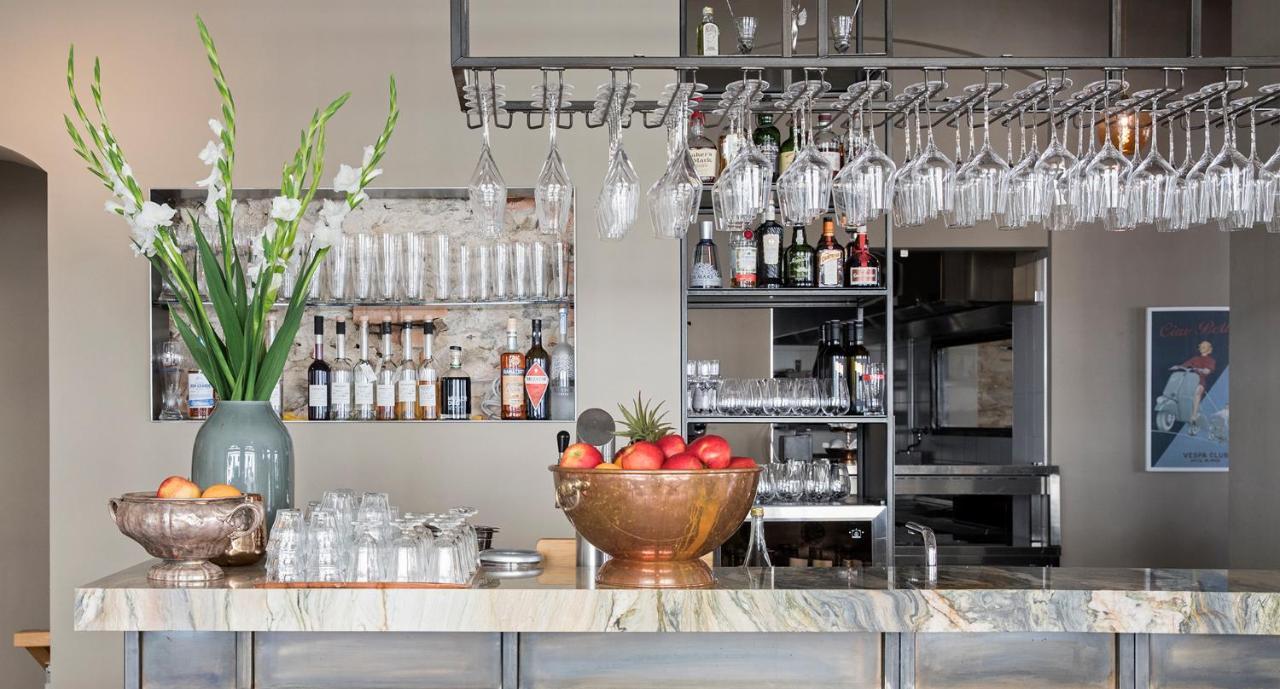 Emmerich Hotel Goerlitz ภายนอก รูปภาพ A bar at a hotel